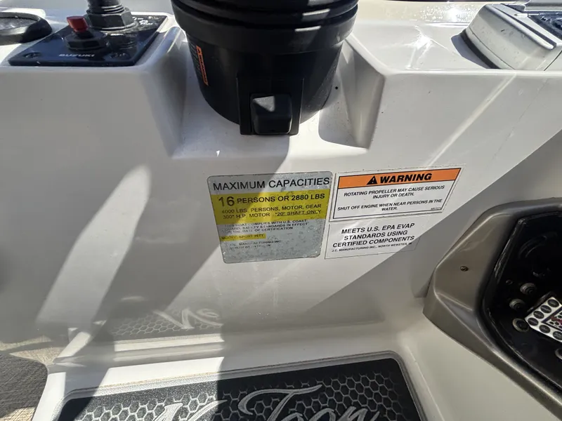 Slide: The Image of JC Neptoon 25TT Sport w/Suzuki 250HP Engine and Trailer 2015 - 50