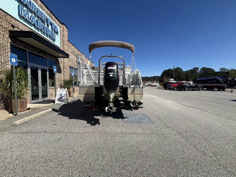 Slide: The Image of JC Neptoon 25TT Sport w/Suzuki 250HP - 4-Stroke Engine 2015 - 29