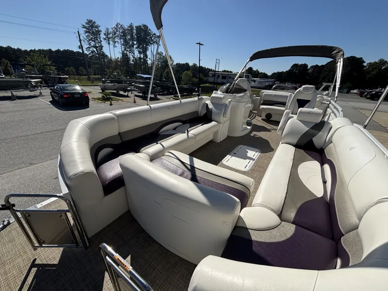 Slide: The Image of JC Neptoon 25TT Sport w/Suzuki 250HP - 4-Stroke Engine 2015 - 30