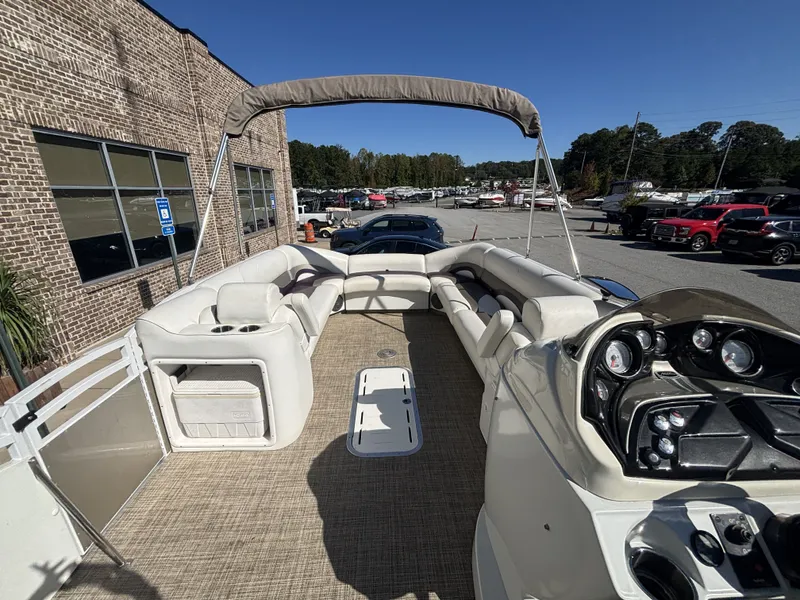 Slide: The Image of JC Neptoon 25TT Sport w/Suzuki 250HP - 4-Stroke Engine 2015 - 46