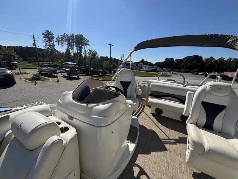 Slide: The Image of JC Manufacturing Neptoon 25TT Sport w/Suzuki 250HP - 4-Stroke Engine 2015 - 7