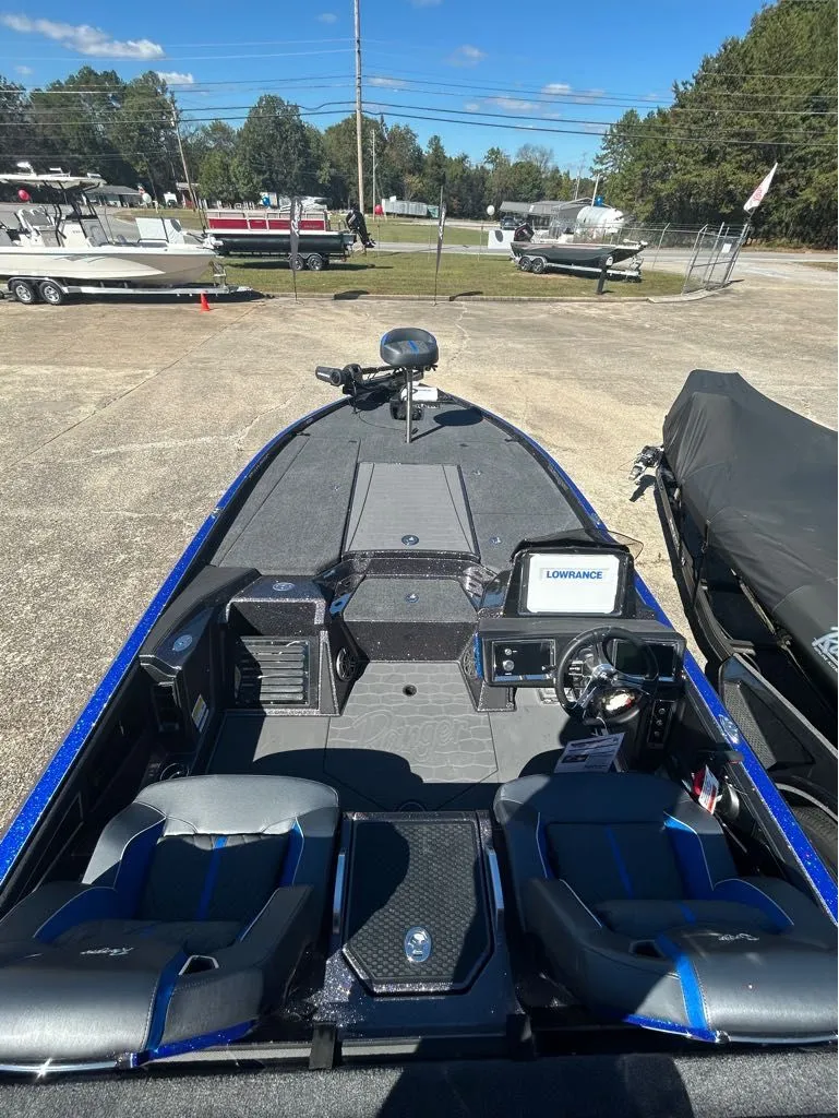 Slide: The Image of Ranger Z521RC 2026 - 4