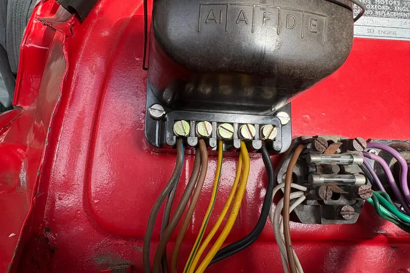 Slide: The Image of Electrical wiring and connections in a 2005 Albin 28 Tournament Express boat. - 37