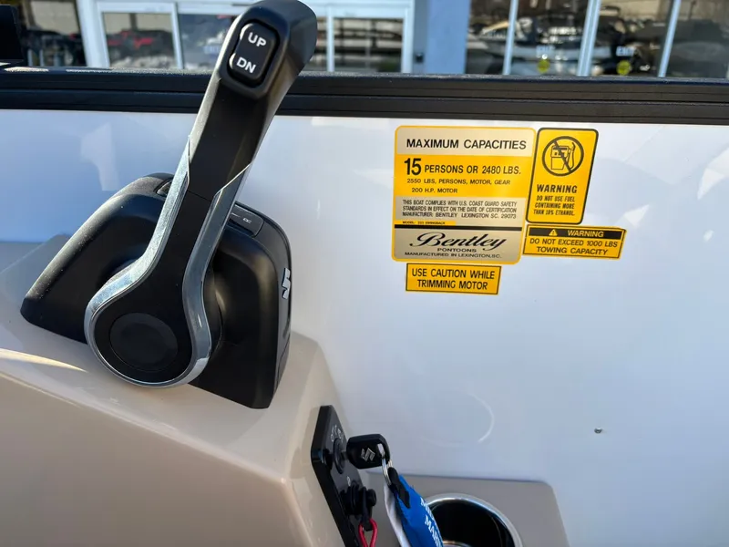 Slide: The Image of Bentley Pontoons 223 Legacy Swingback 2026 - 11