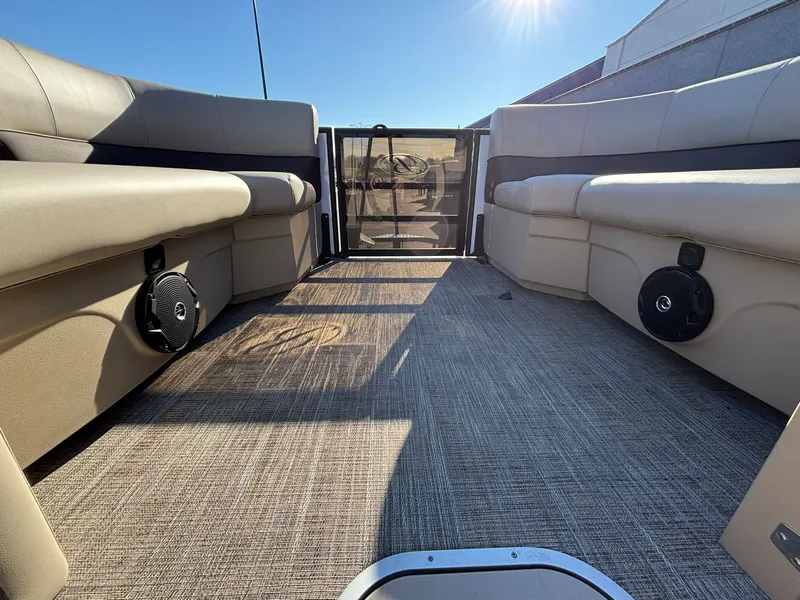 Slide: The Image of Bentley Pontoons 223 Legacy Swingback 2026 - 14
