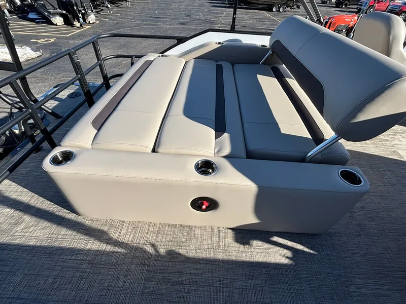 Slide: The Image of Bentley Pontoons 223 Legacy Swingback 2026 - 19
