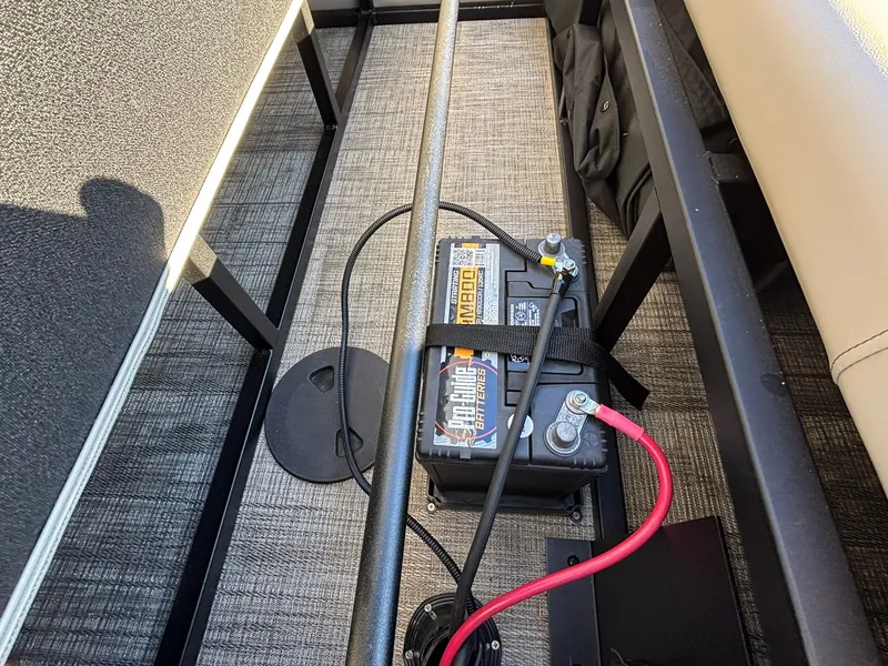 Slide: The Image of Bentley Pontoons 223 Legacy Swingback 2026 - 22