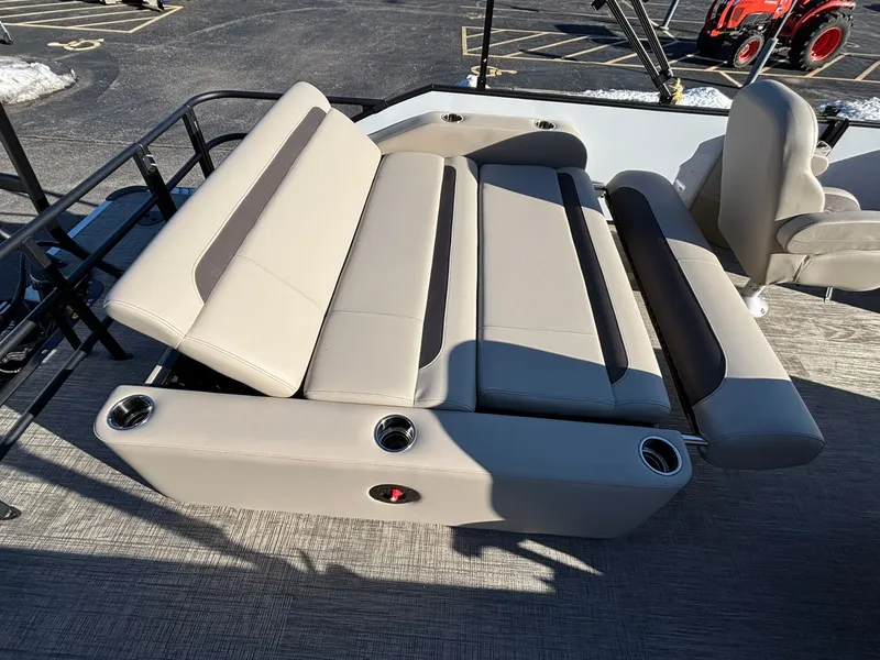 Slide: The Image of Bentley Pontoons 223 Legacy Swingback 2026 - 23