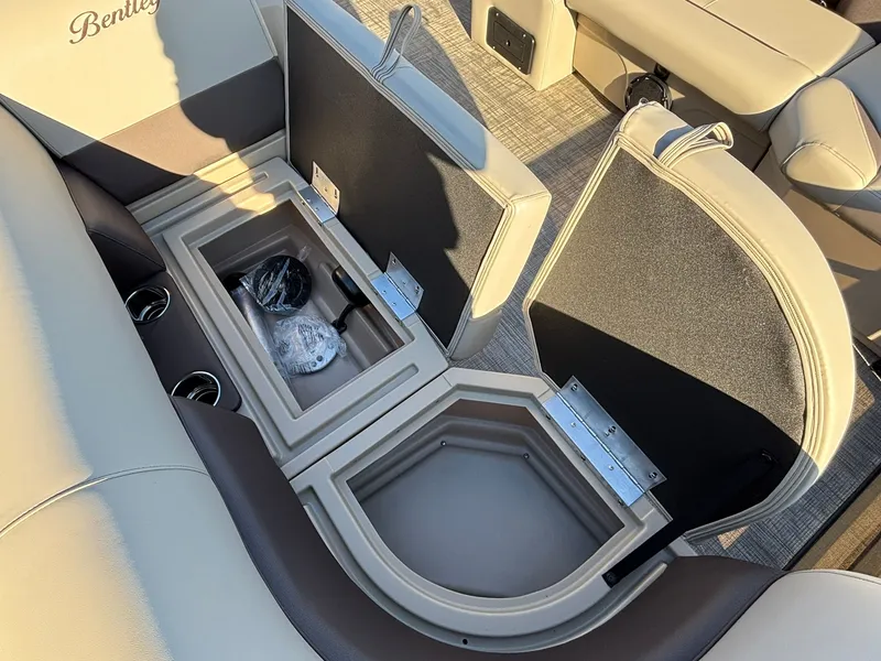 Slide: The Image of Bentley Pontoons 223 Legacy Swingback 2026 - 30