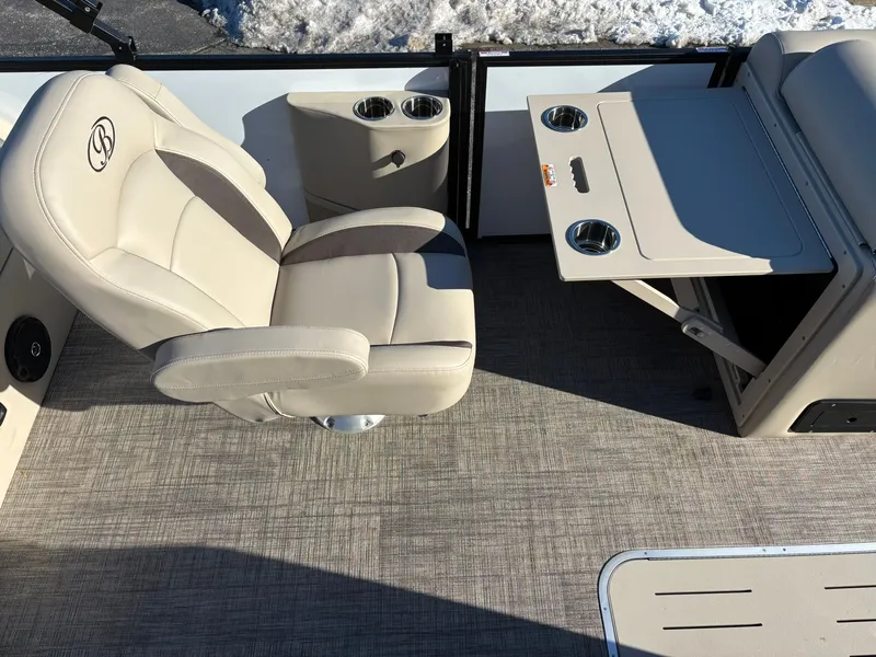 Slide: The Image of Bentley Pontoons 223 Legacy Swingback 2026 - 34
