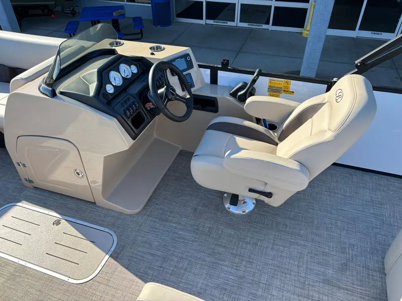 Slide: The Image of Bentley Pontoons 223 Legacy Swingback 2026 - 35