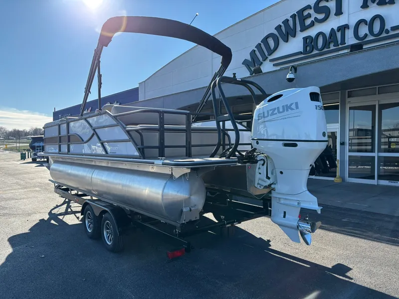 Slide: The Image of Bentley Pontoons 223 Legacy Swingback 2026 - 8