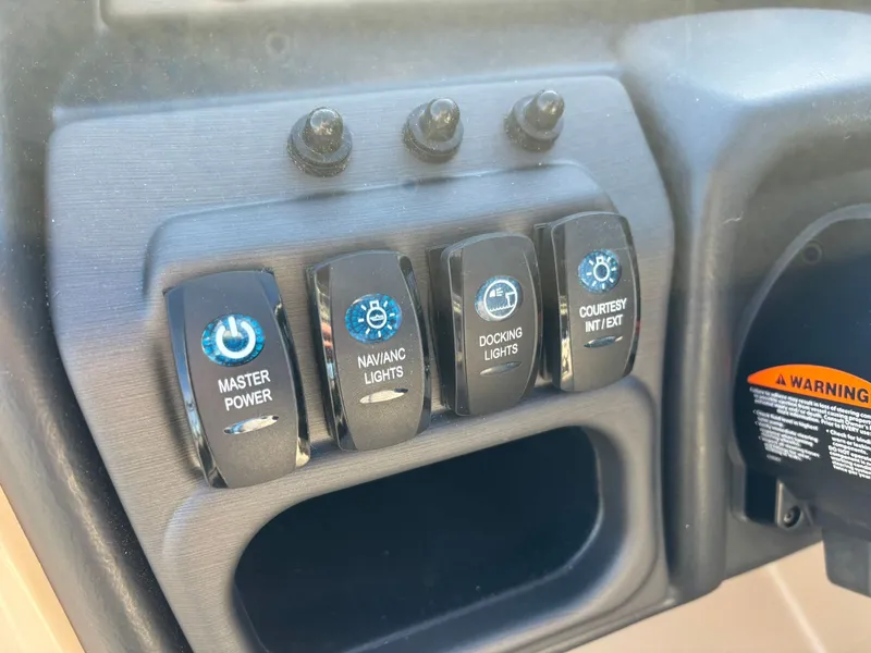 Slide: The Image of Bentley Pontoons 223 LEGACY NAVIGATOR 2026 - 13