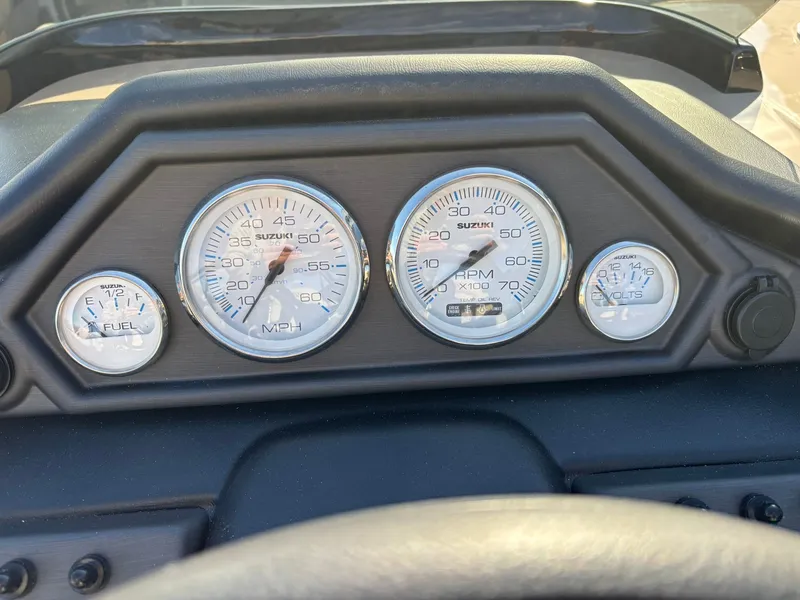 Slide: The Image of Bentley Pontoons 223 LEGACY NAVIGATOR 2026 - 14