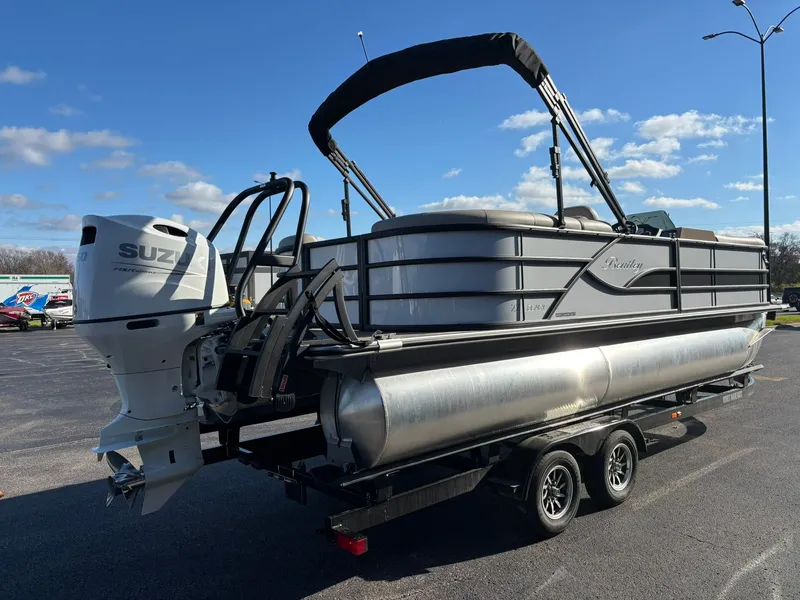 Slide: The Image of Bentley Pontoons 223 LEGACY NAVIGATOR 2026 - 30