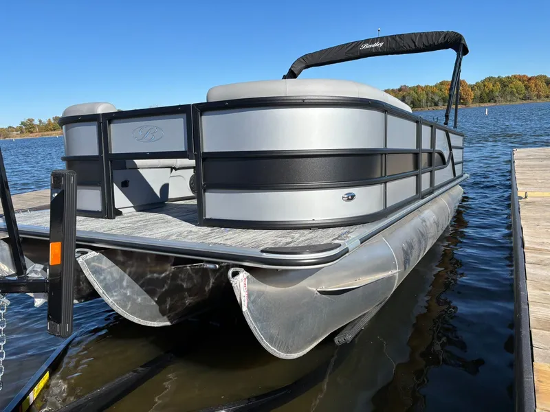 Slide: The Image of Bentley Pontoons 223 Fish N Cruise 2026 - 2