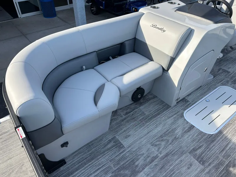 Slide: The Image of Bentley Pontoons 223 Fish N Cruise 2026 - 31