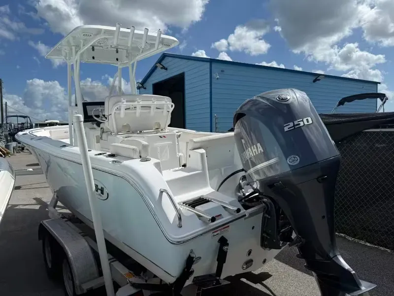 Slide: The Image of Sea Hunt Ultra 234 2020 - 4