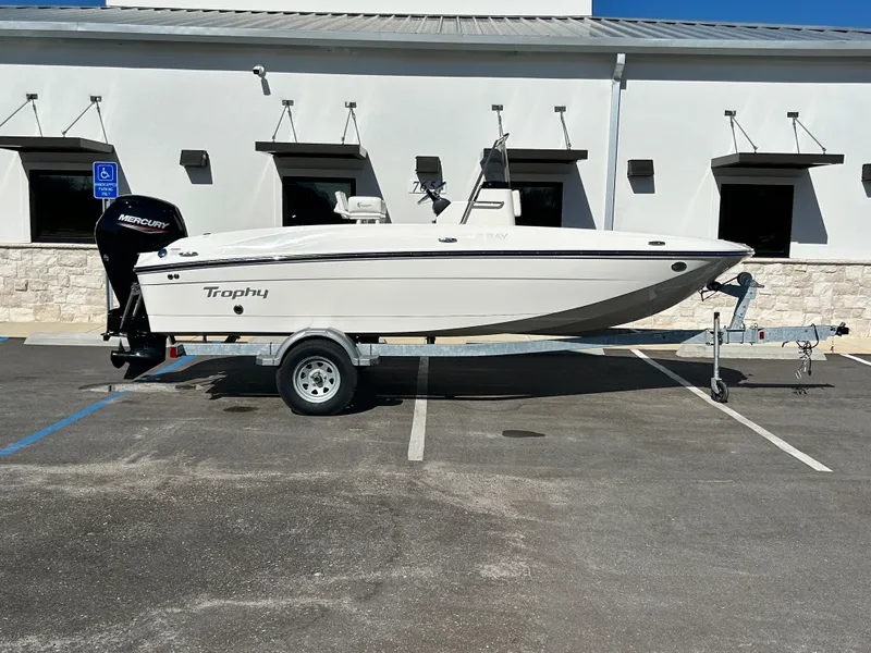 The Image of Bayliner T18LE 2025 - 1