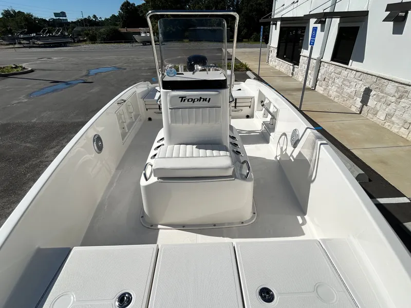 Slide: The Image of Bayliner T18LE 2025 - 20