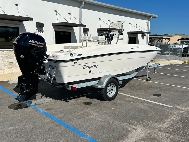 Slide: The Image of Bayliner T18LE 2025 - 5