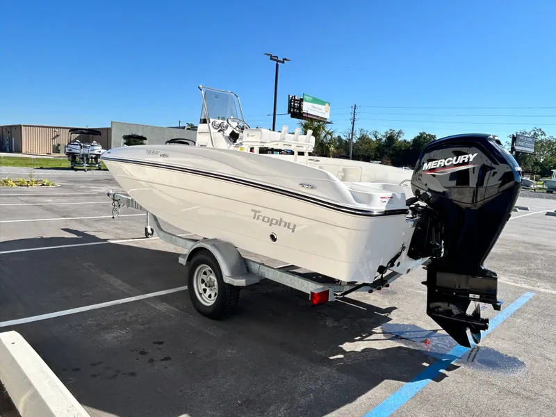 Slide: The Image of Bayliner T18LE 2025 - 7