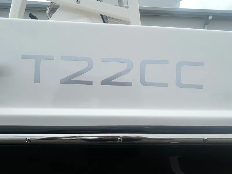 Slide: The Image of Bayliner Trophy 22CC 2026 - 6