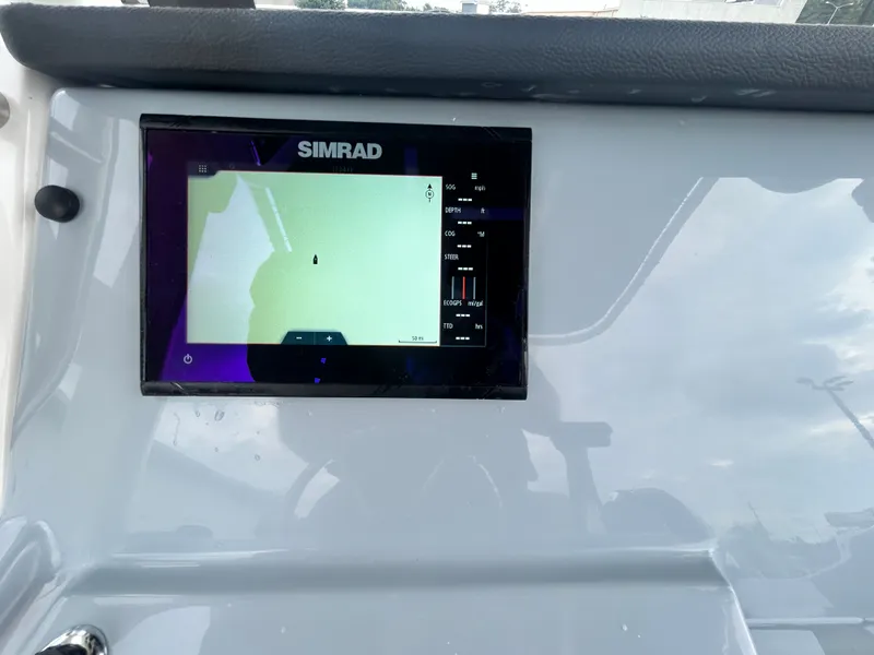 Slide: The Image of Bayliner Trophy 22CC 2026 - 17