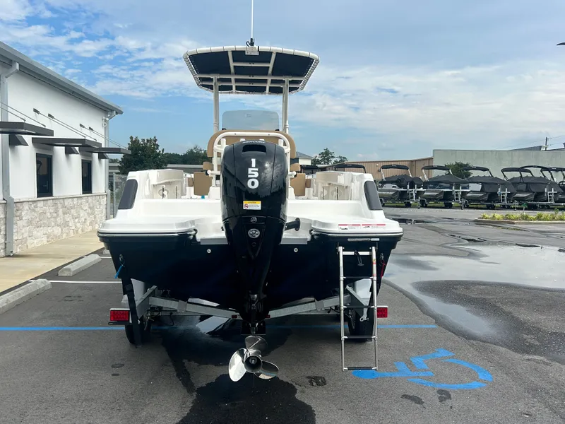 Slide: The Image of Bayliner Trophy 22CC 2026 - 5