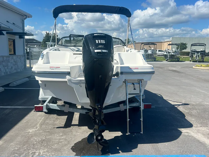 Slide: The Image of Bayliner VR4 Bowrider OB 2025 - 5