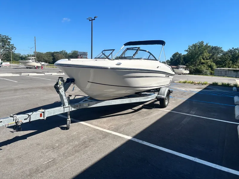 Slide: The Image of Bayliner VR4 Bowrider OB 2025 - 8