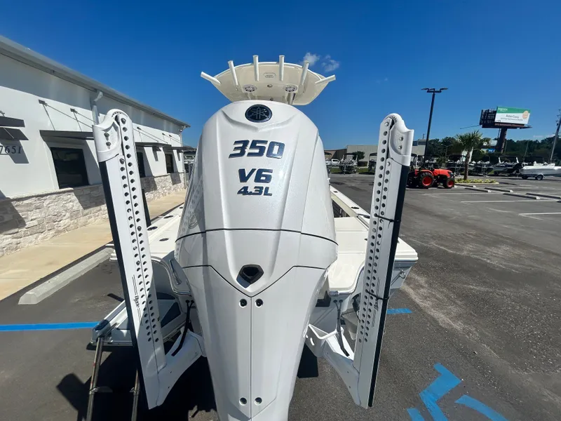 Slide: The Image of Pathfinder 2500 Hybrid 2025 - 10