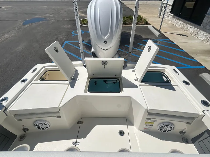 Slide: The Image of Pathfinder 2500 Hybrid 2025 - 15