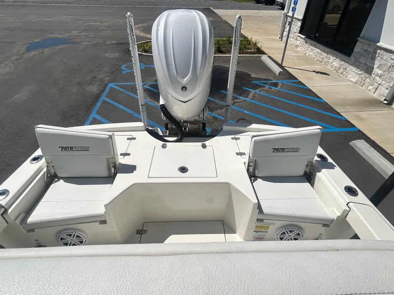 Slide: The Image of Pathfinder 2500 Hybrid 2025 - 16