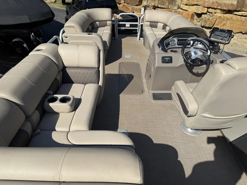 Slide: The Image of Tracker Sport Fish 22 DLX XP3 2022 - 15