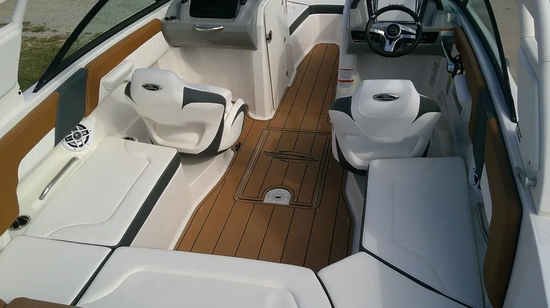 Slide: The Image of Chaparral 23 SSi 2026 - 11