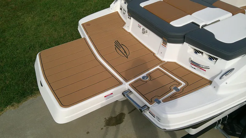 Slide: The Image of Chaparral 23 SSi 2026 - 7