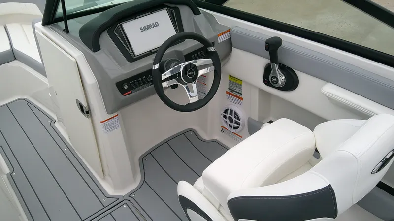 Slide: The Image of Chaparral 21 SSi 2026 - 12