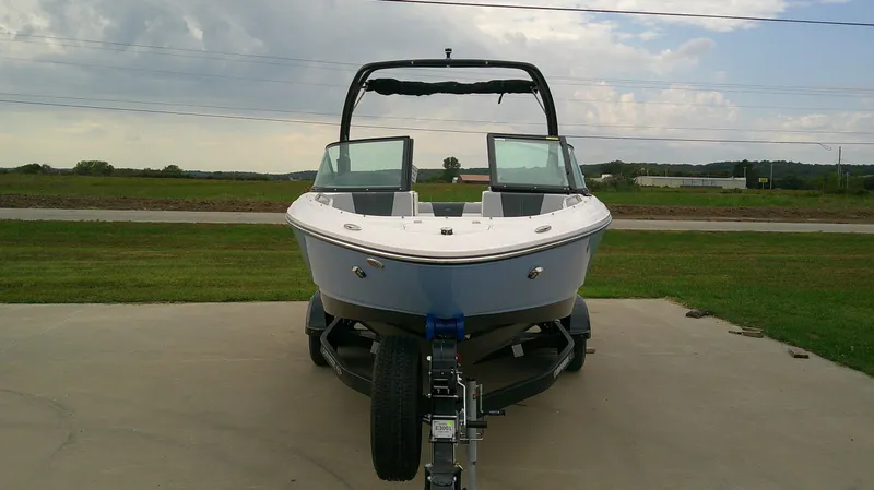 Slide: The Image of Chaparral 21 SSi 2026 - 5