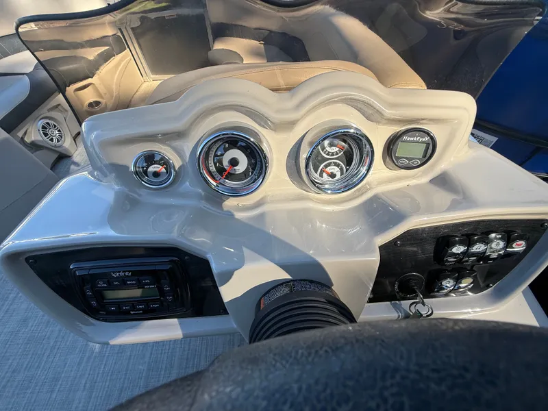 Slide: The Image of Tahoe LTZ 2485 2018 - 6