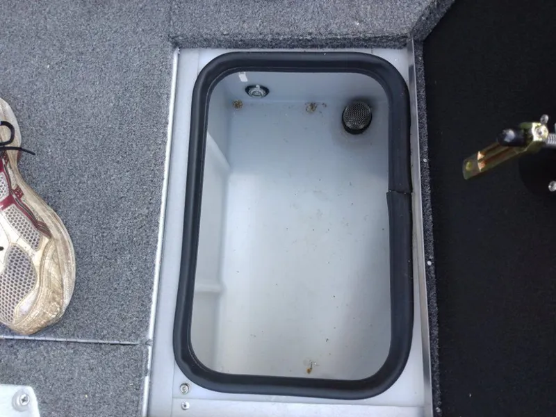 Slide: The Image of Alumacraft Competitor 175 2023 - 10