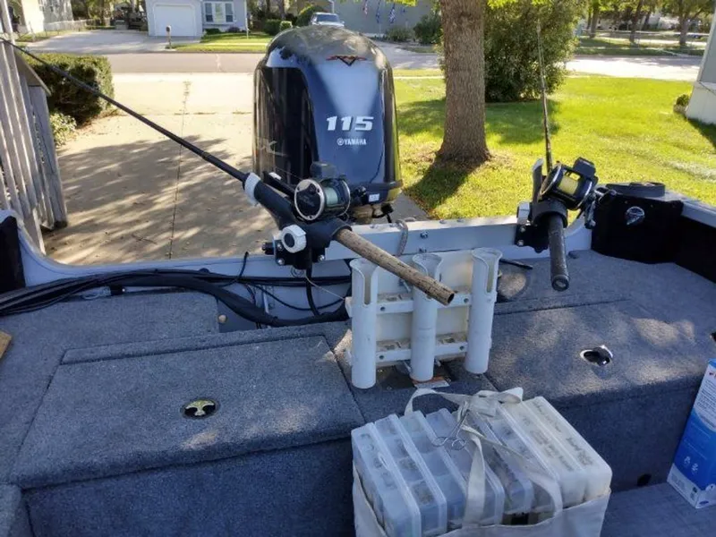 Slide: The Image of Alumacraft Competitor 175 2023 - 15