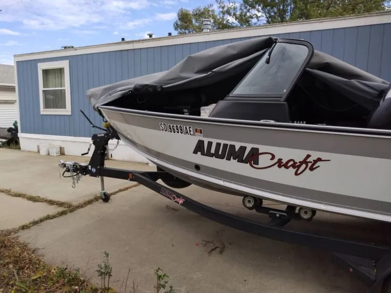 Slide: The Image of Alumacraft Competitor 175 2023 - 2