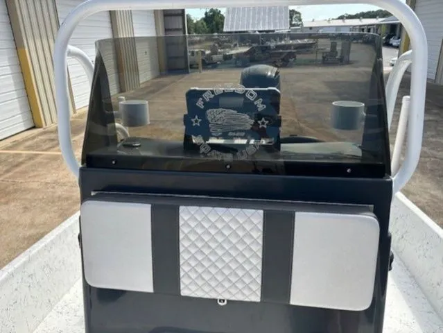 Slide: The Image of Freedom Boats 18' Patriot 2024 - 9