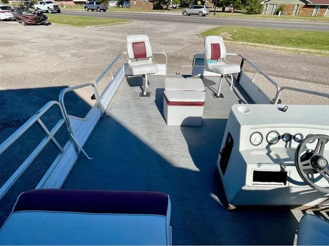 Slide: The Image of Lowe Fish'n Fun 201 1994 - 10