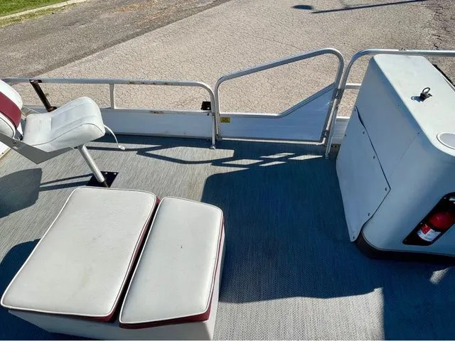 Slide: The Image of Lowe Fish'n Fun 201 1994 - 12