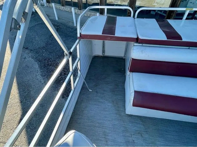 Slide: The Image of Lowe Fish'n Fun 201 1994 - 13