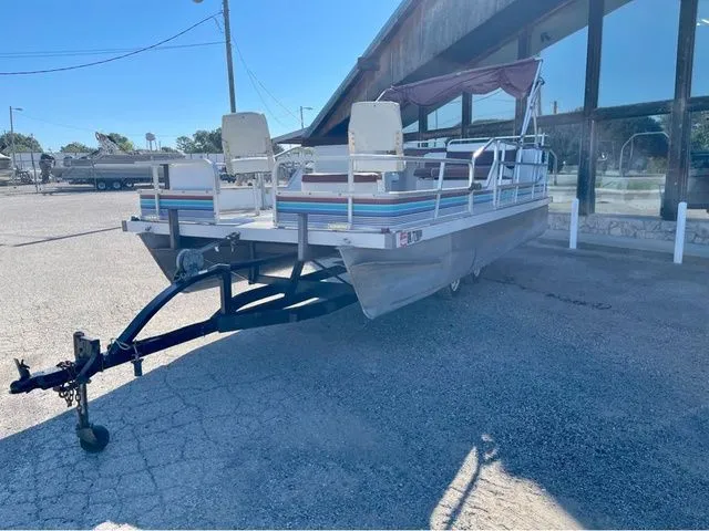 Slide: The Image of Lowe Fish'n Fun 201 1994 - 3