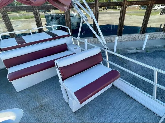 Slide: The Image of Lowe Fish'n Fun 201 1994 - 8