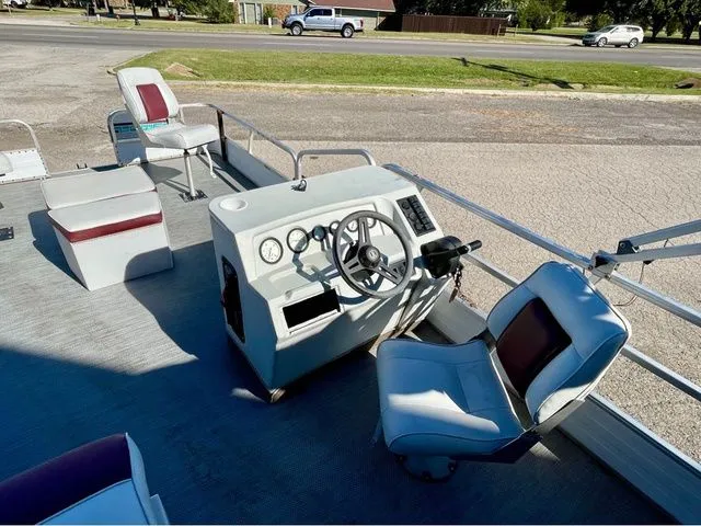 Slide: The Image of Lowe Fish'n Fun 201 1994 - 9